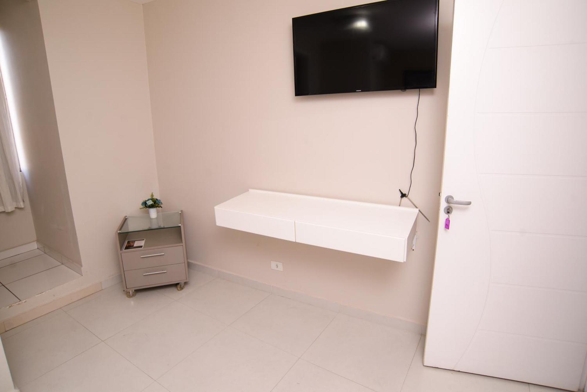 Asp Hospedaria Paranagua Luaran gambar