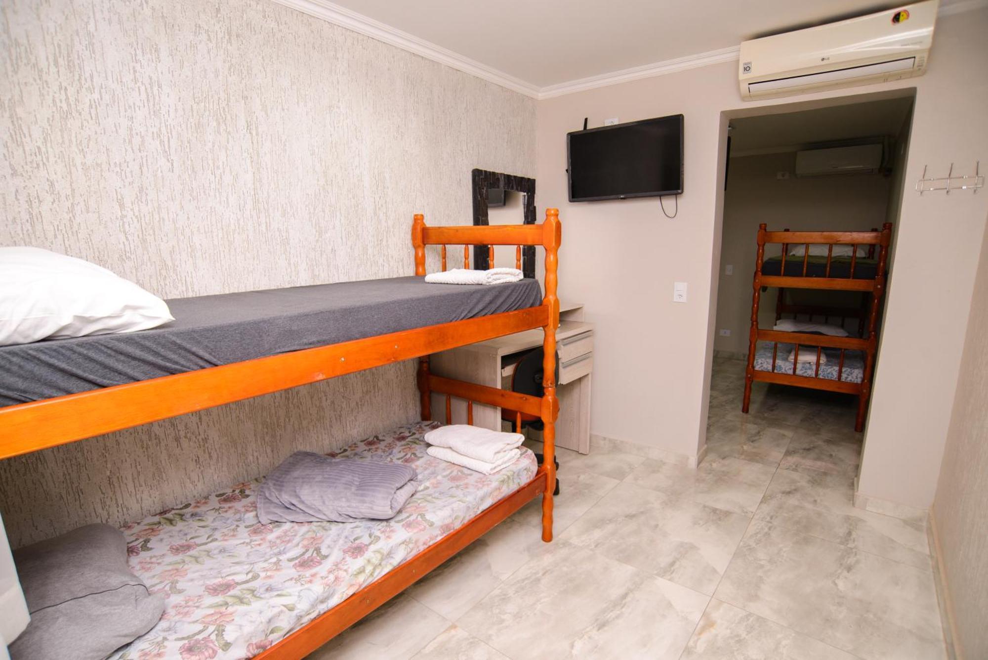 Asp Hospedaria Paranagua Luaran gambar